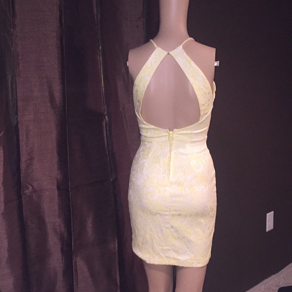 Juniors dress xs yellow - Picture 2 of 2